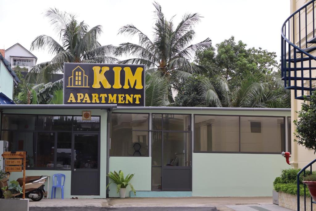 Breakfast served in a hotel room